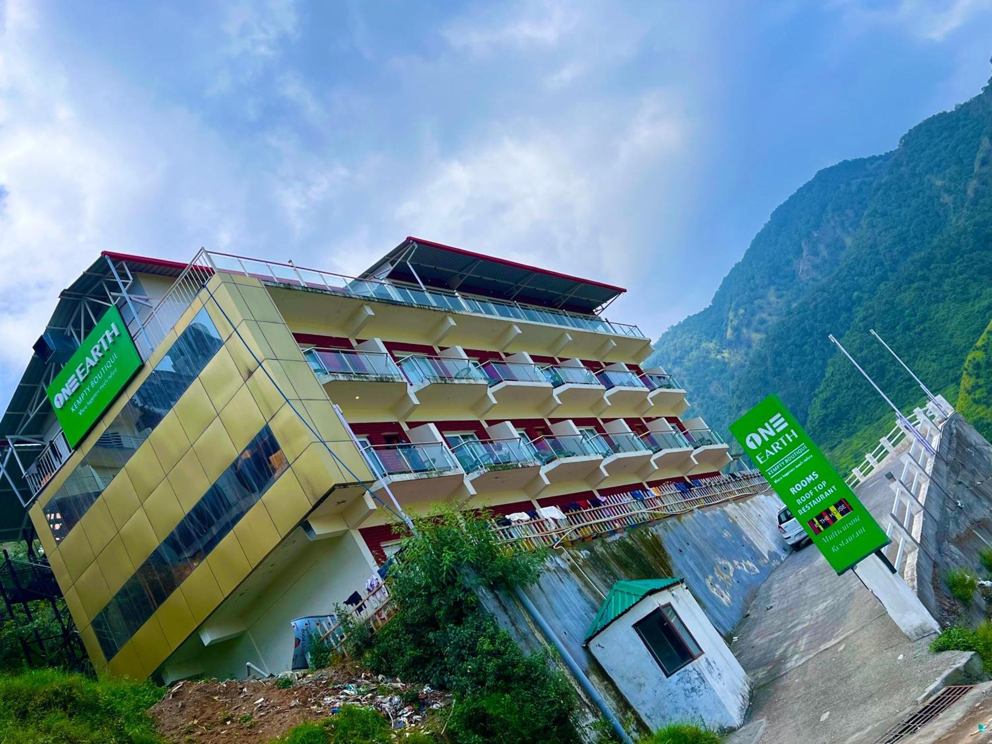 The Kempty Osasis - A Boutique Resort With Scenic Mountain View In ムスーリー エクステリア 写真