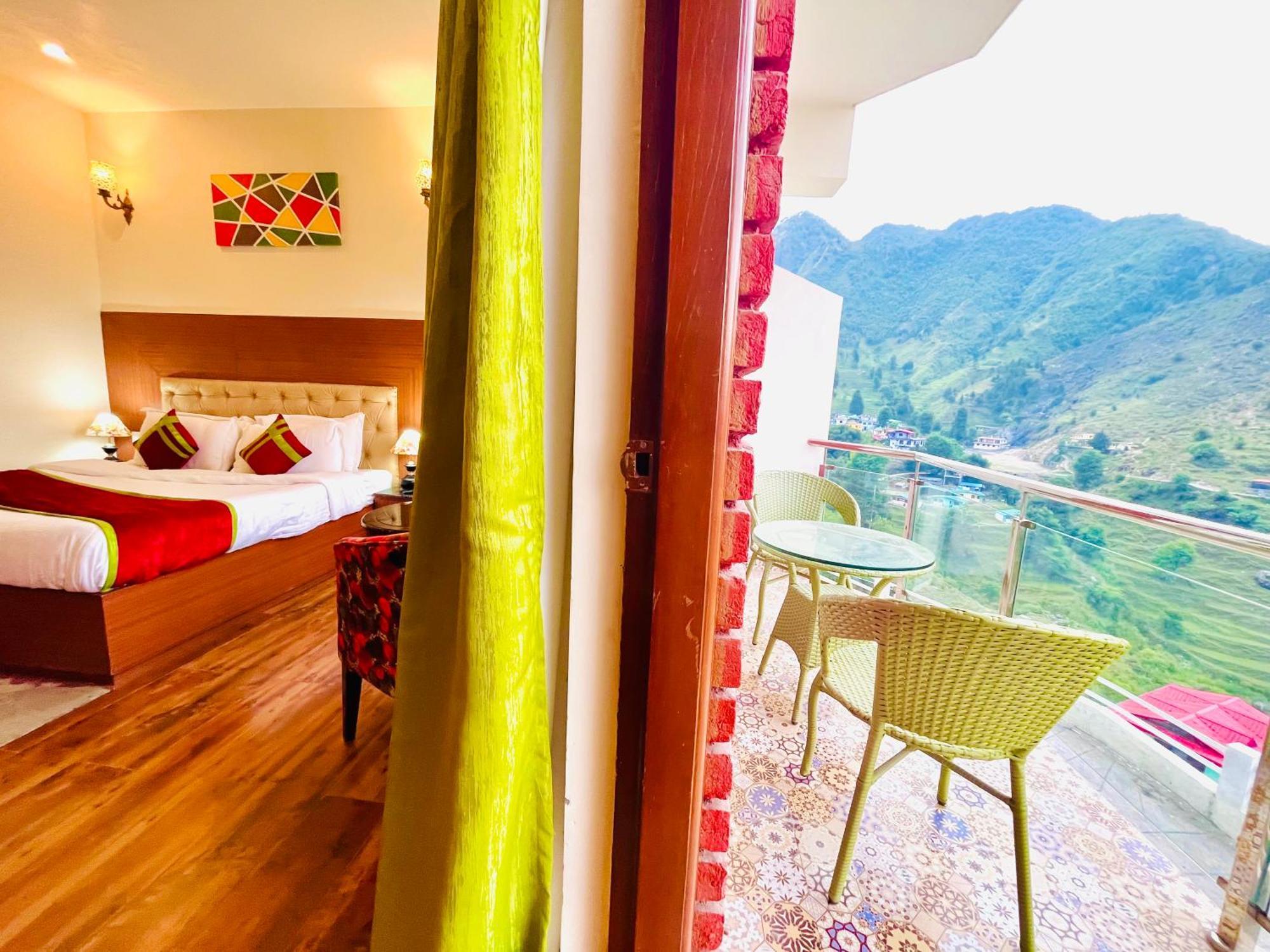 The Kempty Osasis - A Boutique Resort With Scenic Mountain View In ムスーリー エクステリア 写真