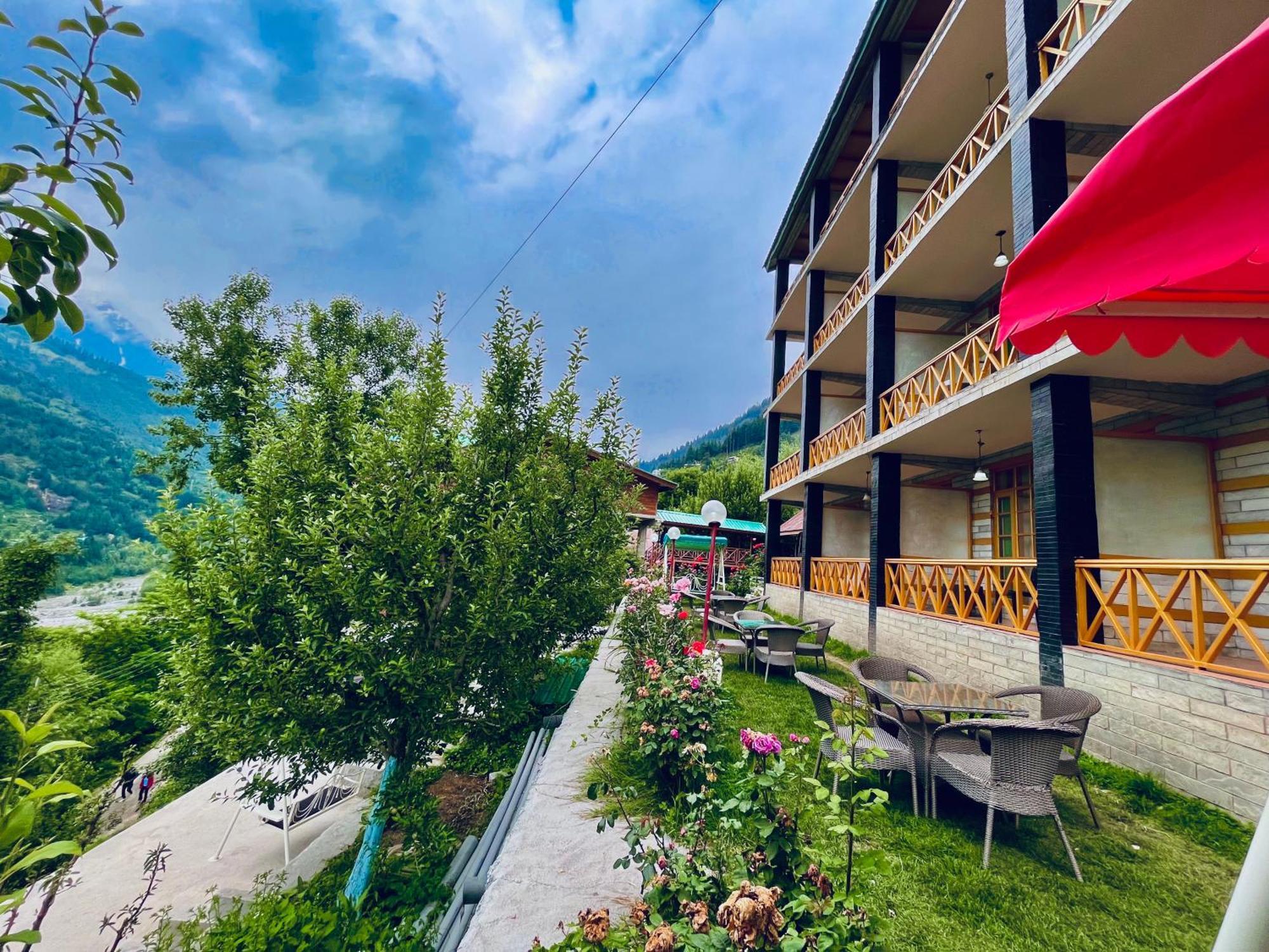 The Kempty Osasis - A Boutique Resort With Scenic Mountain View In ムスーリー エクステリア 写真