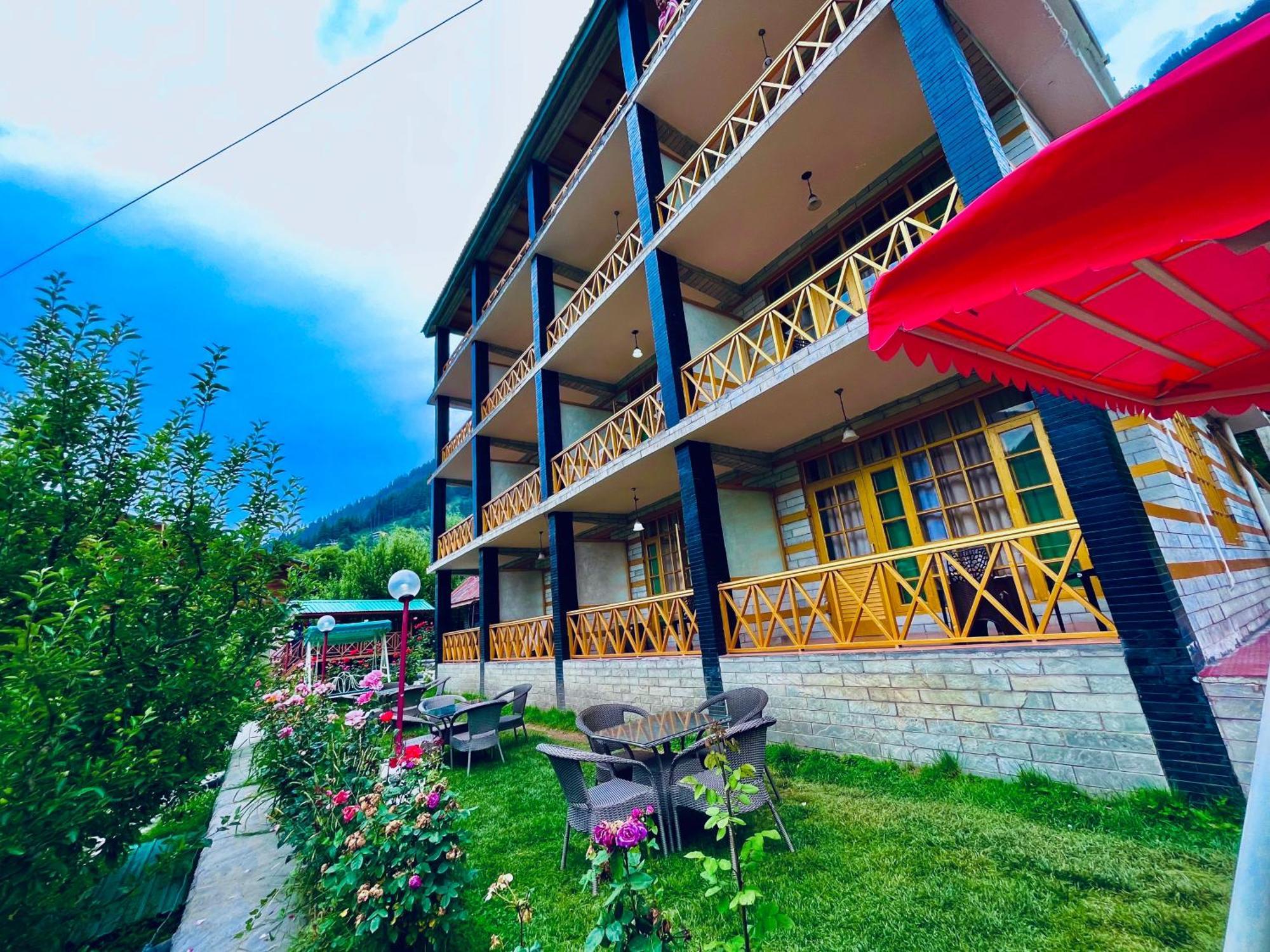 The Kempty Osasis - A Boutique Resort With Scenic Mountain View In ムスーリー エクステリア 写真