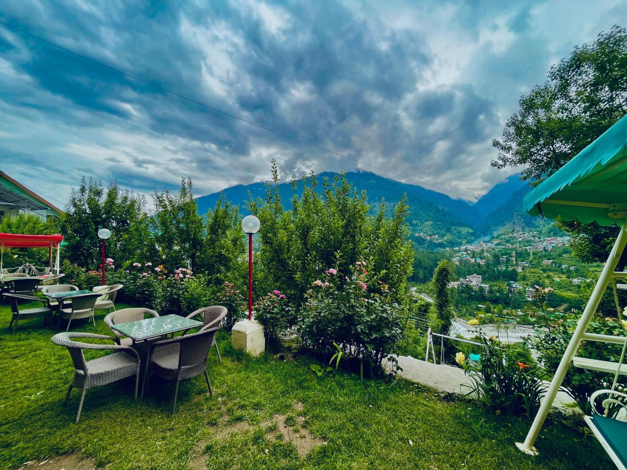 The Kempty Osasis - A Boutique Resort With Scenic Mountain View In ムスーリー エクステリア 写真