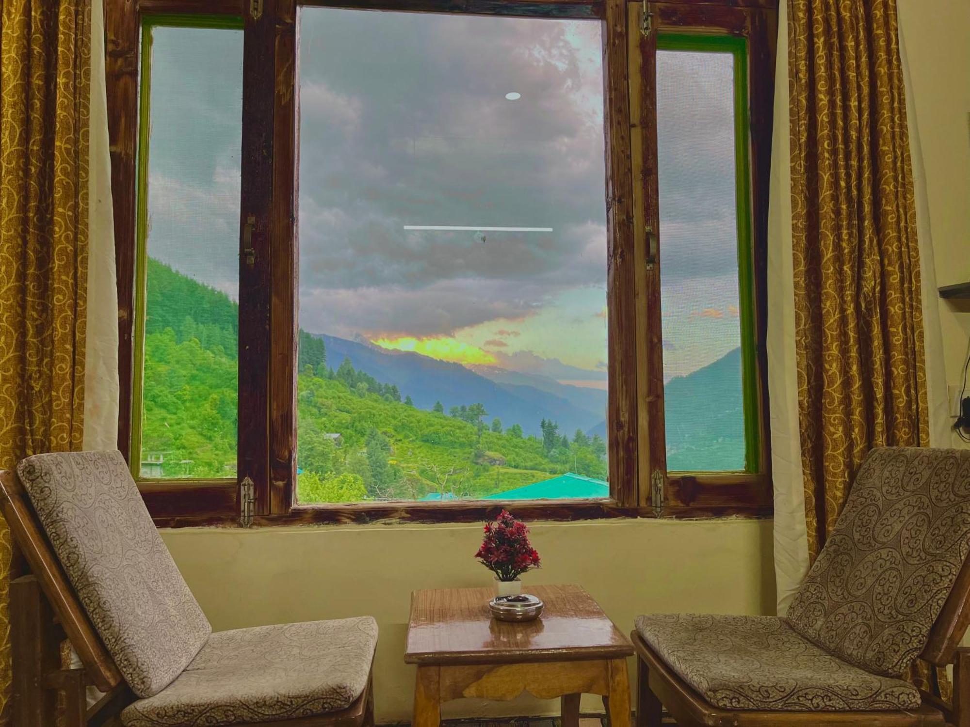 The Kempty Osasis - A Boutique Resort With Scenic Mountain View In ムスーリー エクステリア 写真