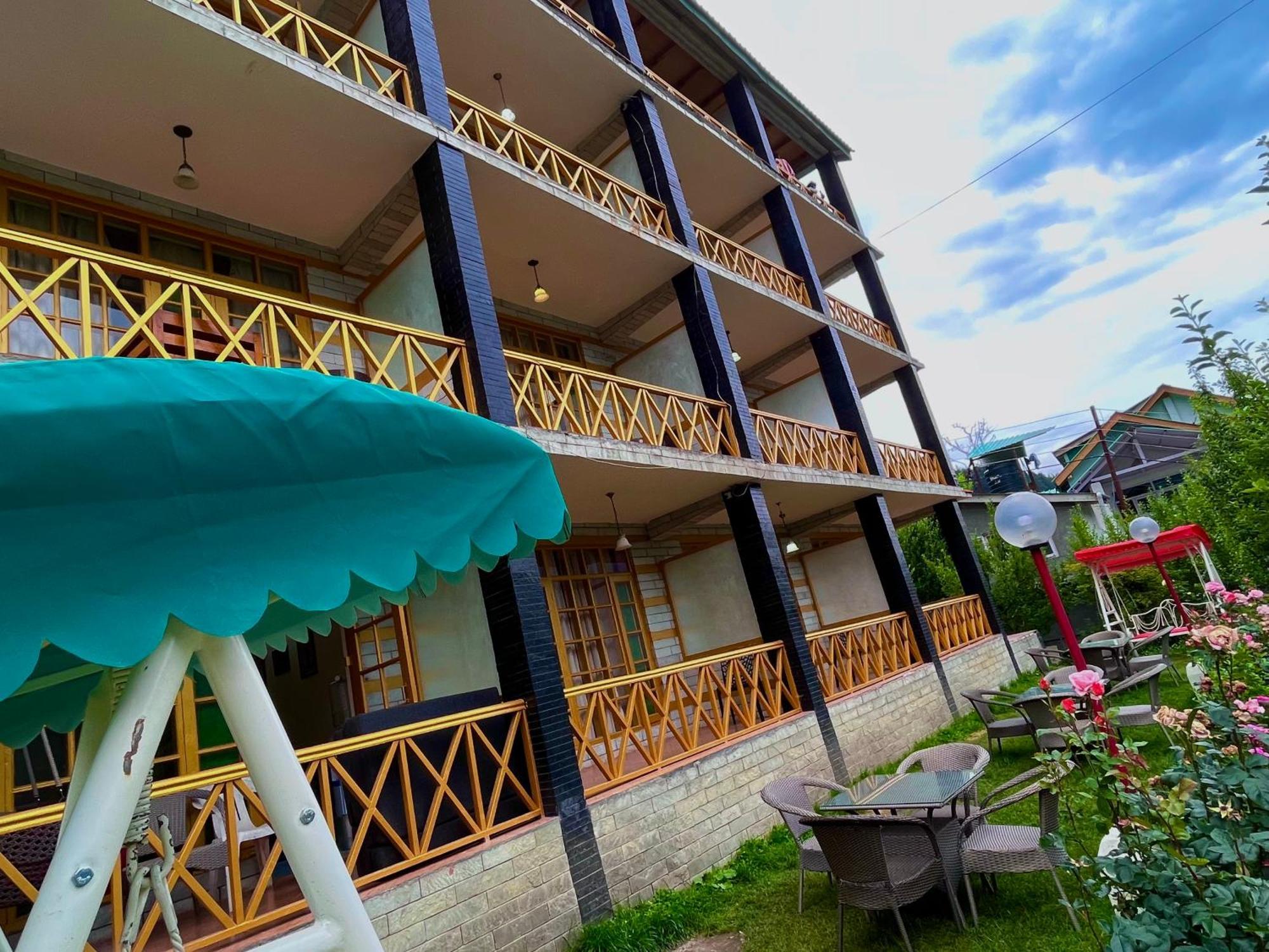 The Kempty Osasis - A Boutique Resort With Scenic Mountain View In ムスーリー エクステリア 写真